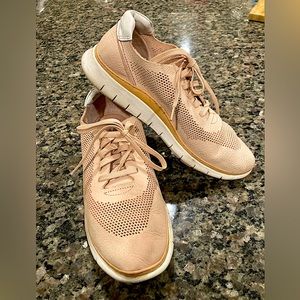 3 pair of Vionic shoes